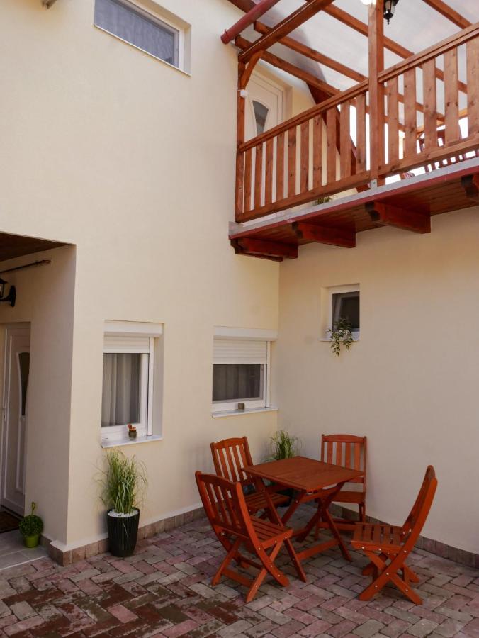 Varfal Apartman Eger Ngoại thất bức ảnh
