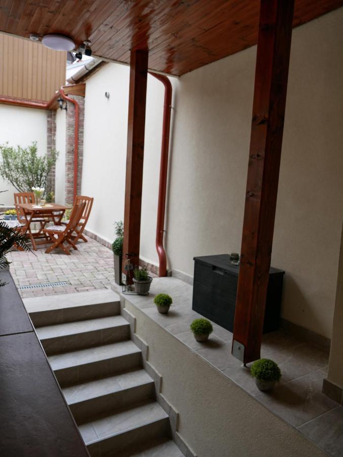 Varfal Apartman Eger Ngoại thất bức ảnh