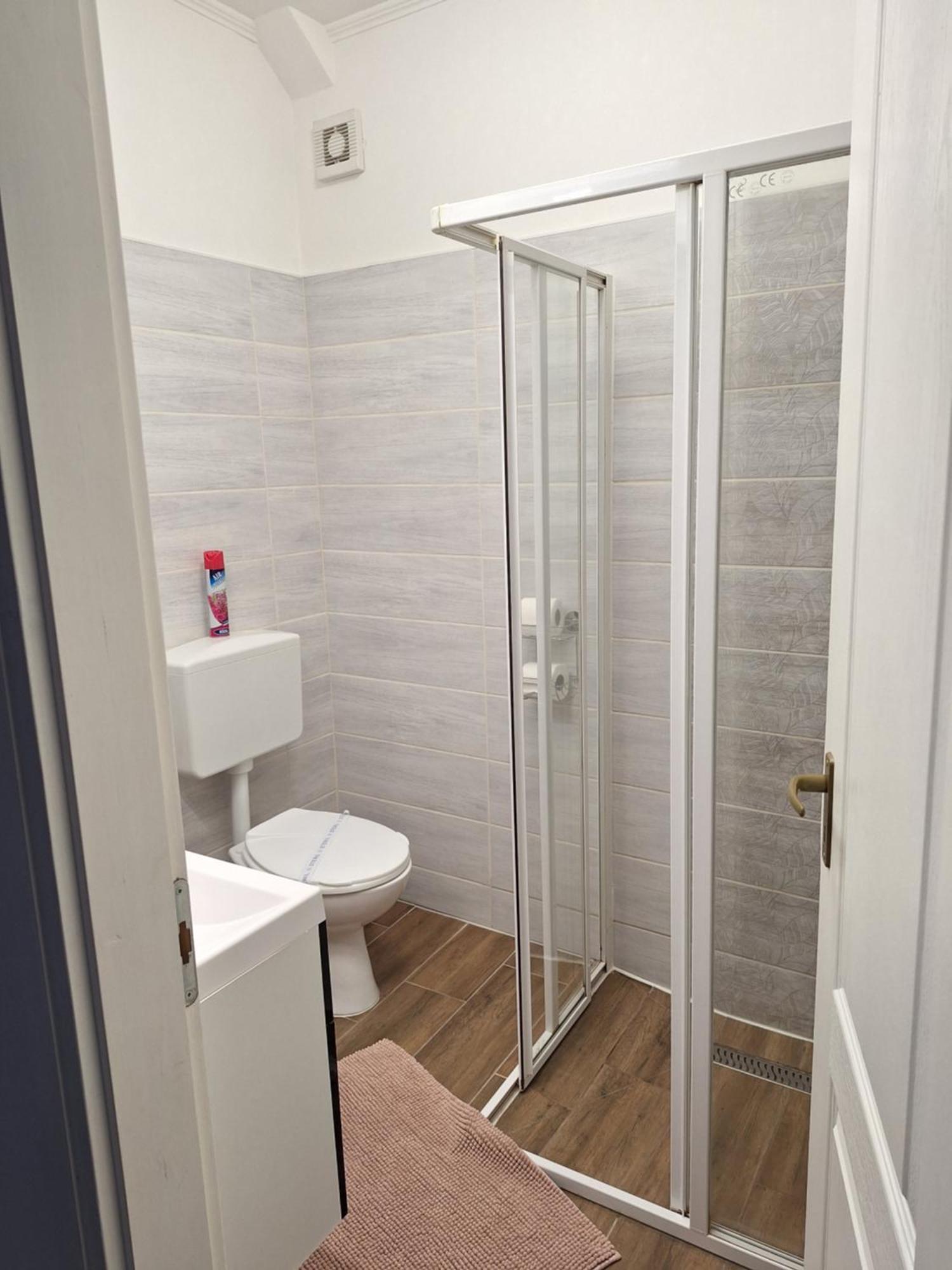 Varfal Apartman Eger Ngoại thất bức ảnh
