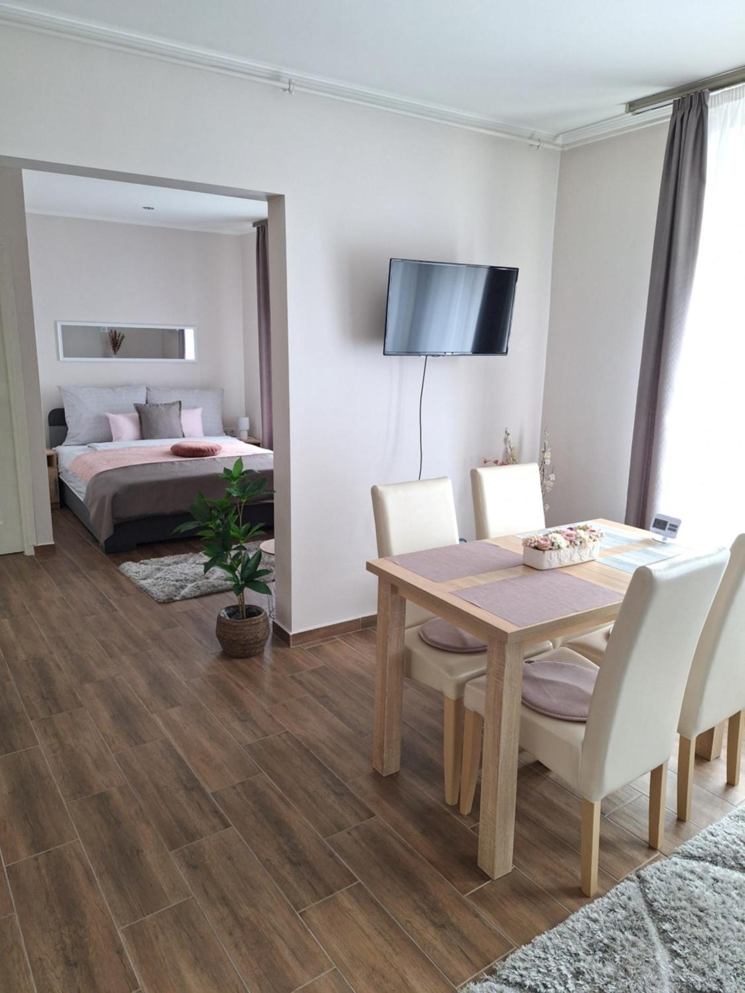Varfal Apartman Eger Ngoại thất bức ảnh
