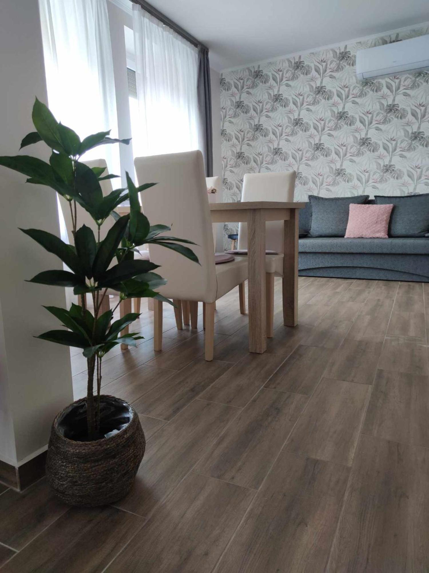 Varfal Apartman Eger Ngoại thất bức ảnh