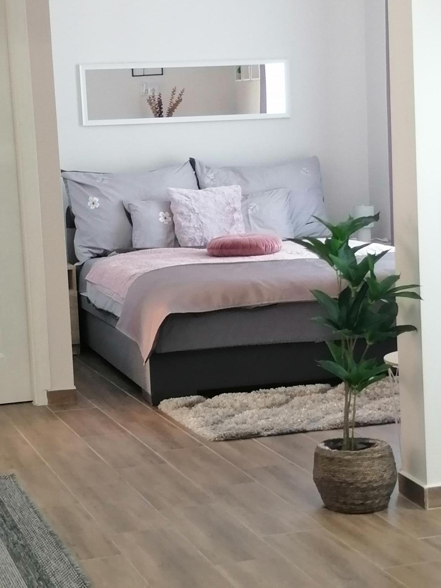 Varfal Apartman Eger Ngoại thất bức ảnh