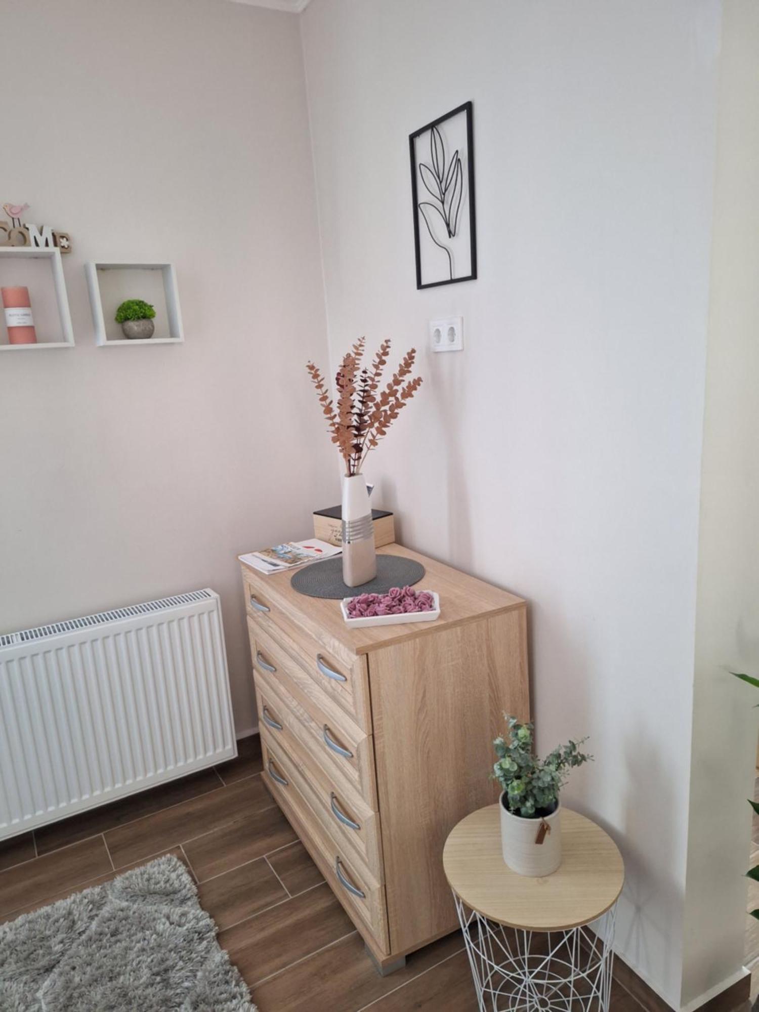 Varfal Apartman Eger Phòng bức ảnh