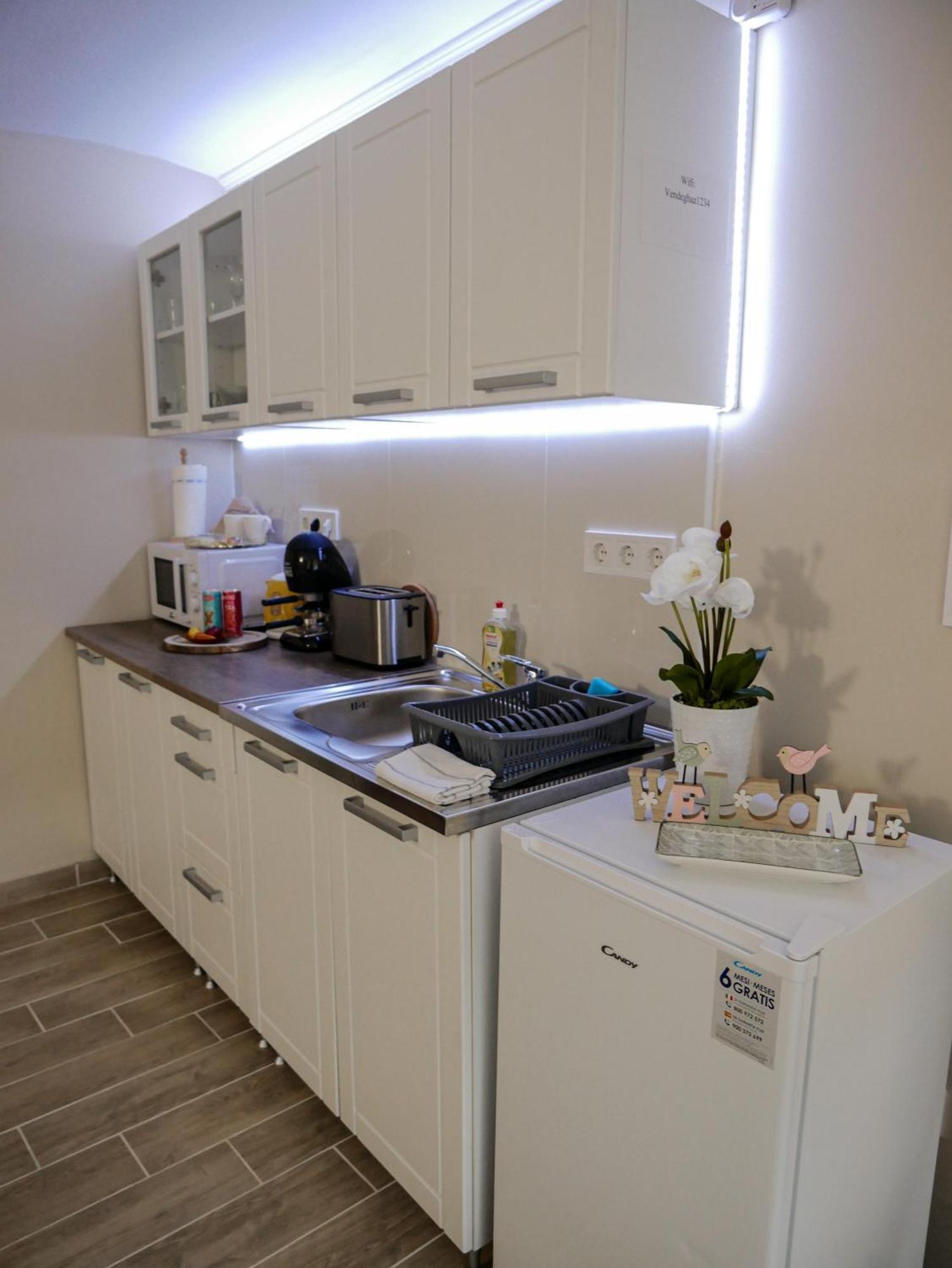 Varfal Apartman Eger Phòng bức ảnh