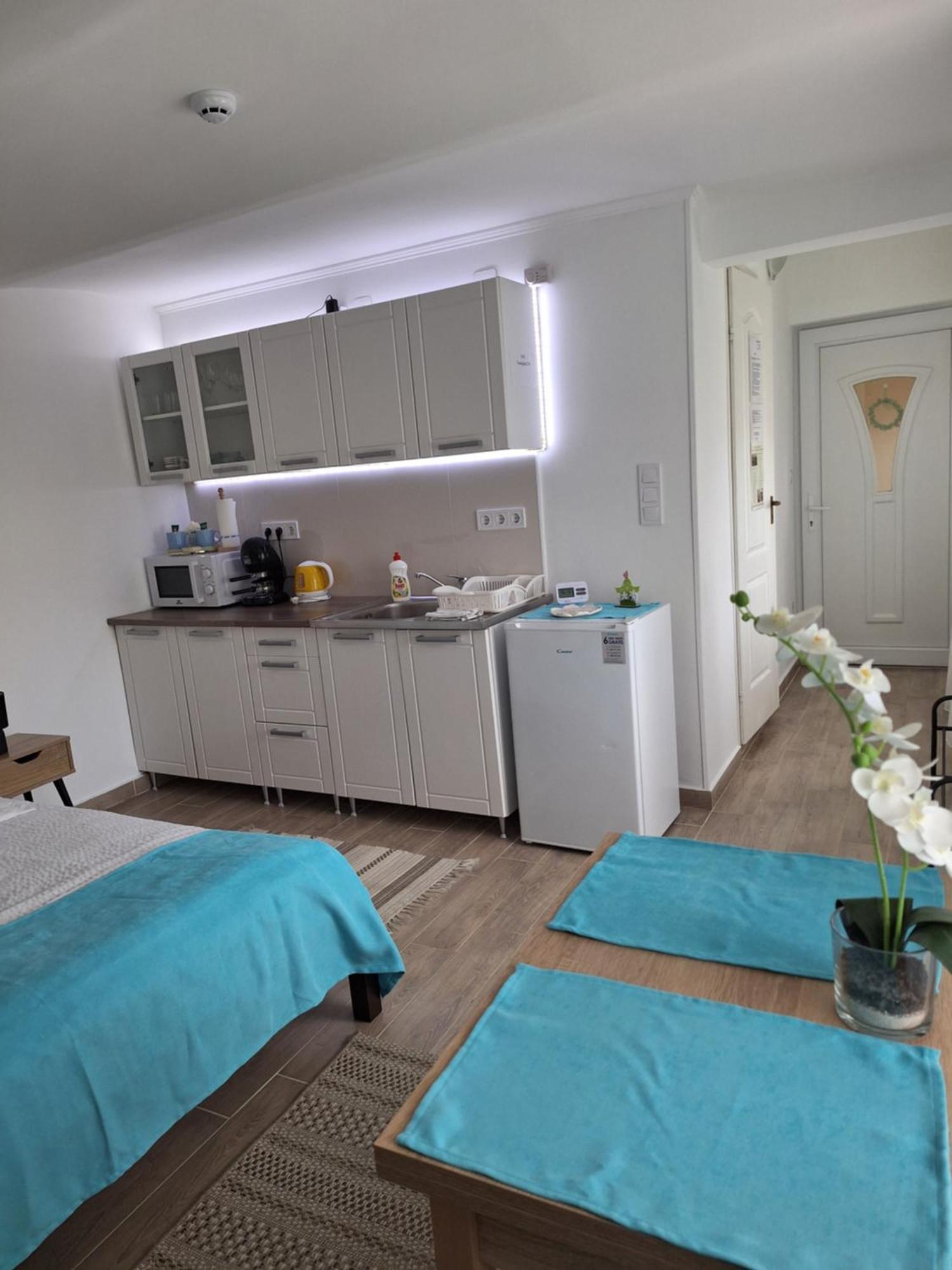 Varfal Apartman Eger Phòng bức ảnh